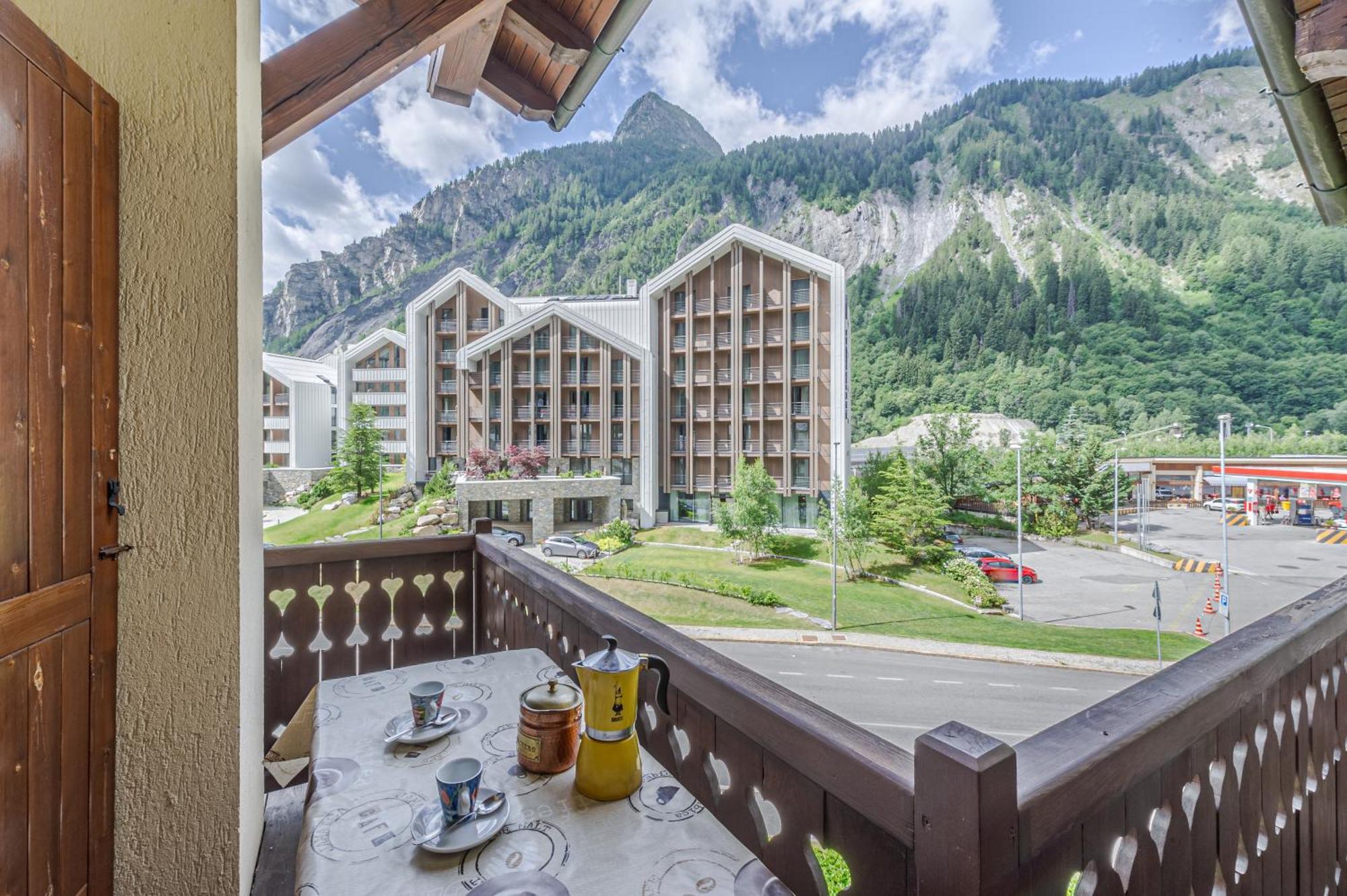 Casa Beatrice - Wifi, Parcheggio E Vista Montagna - Cour 0231 Apartment Courmayeur Exterior photo